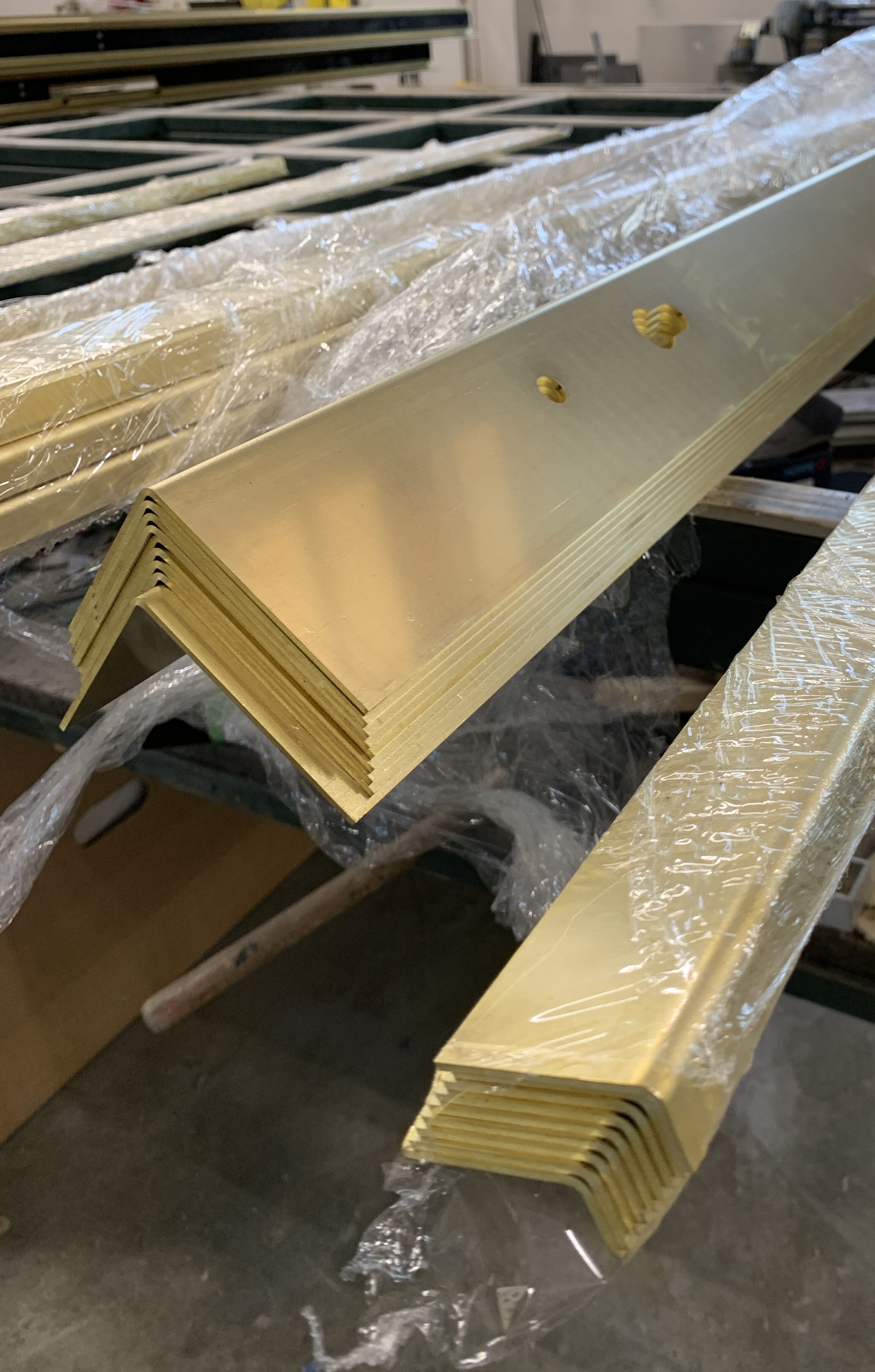 Brass detail · 4